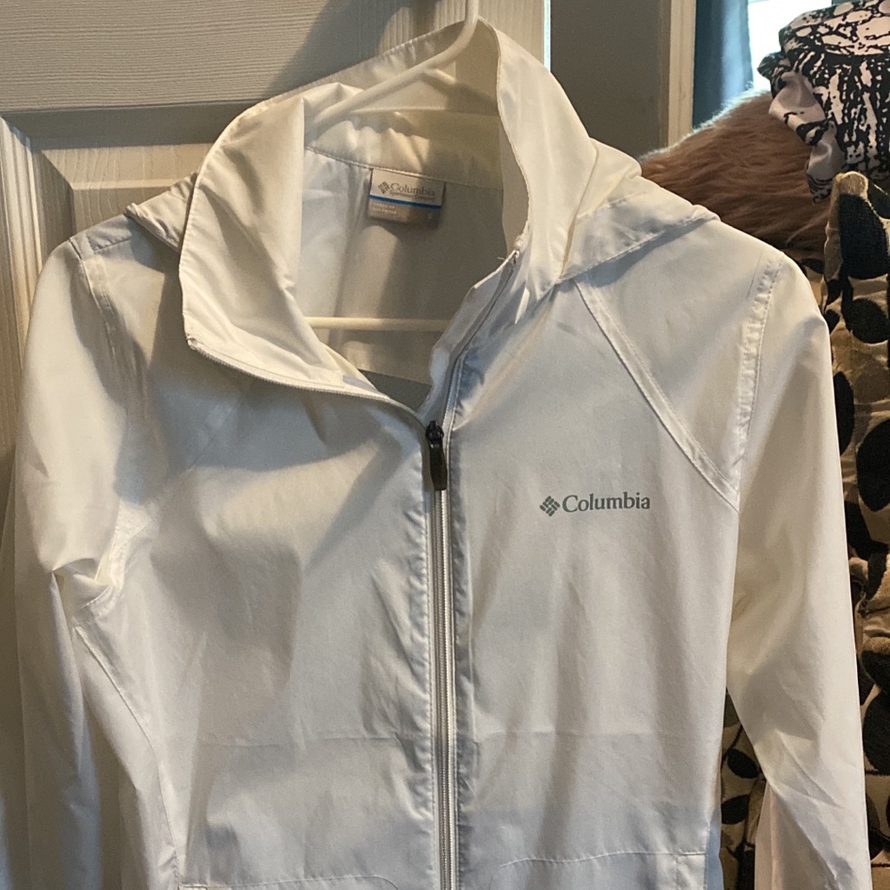 White hooded Columbia Jacket